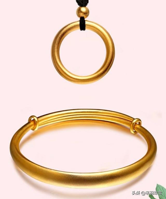 怎么买黄金手镯划算,要订婚金价贵，怎么入手比较划算呢？