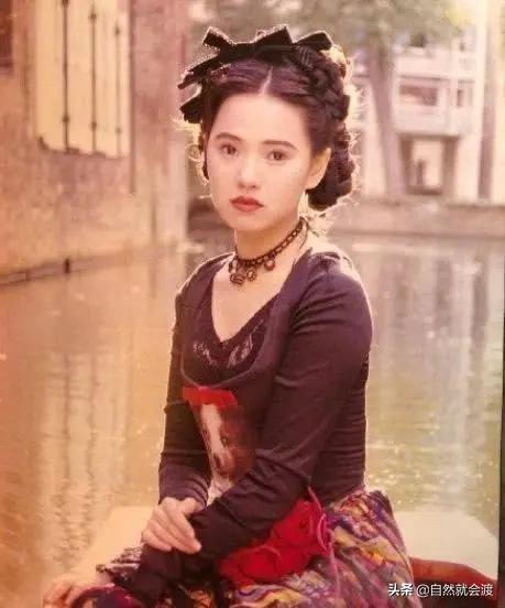 秦昊问万茜我不是男神吗:到目前为止，你还会觉得伊能静跟秦昊之间不是真爱吗？为什么？