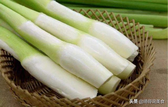 博主回应喂狗吃辣椒:不焯水不能吃的食材，都有哪些呢？