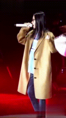 邓紫棋为男友庆生:邓紫棋以画示爱华晨宇，他现在有孩子了，是否觉得华晨宇也渣？