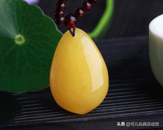 蜜蜡吊坠,克价40的蜜蜡吊坠是真品吗？