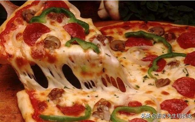 如何用平底锅做出好吃的披萨？