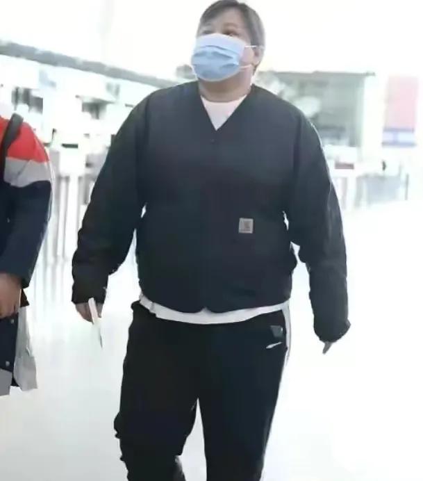 贾玲瘦的时候:贾玲真的是越来越胖了，这样对身体不好啊，她为什么不减肥呢？