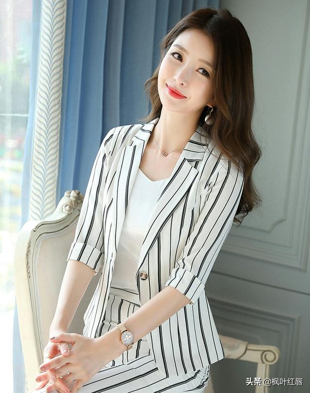 海青发型:中年女子穿什么裙子最好看
