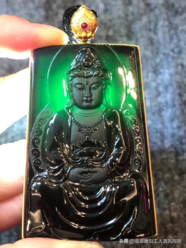 40岁的女人适合什么玉镯,40岁女士首饰适合黄金还是彩金？