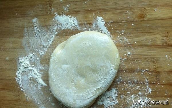 柳岩化身美厨娘:亲们，蜗居在家都制作出了哪些美食呢配图求分享，我也想尝尝