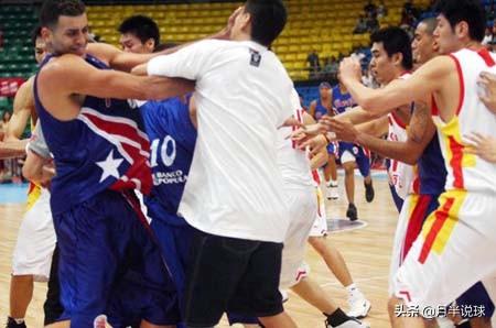 尼克杨打架:当年，组合拳击退波多黎各球员，替阿联出头的李楠受到什么处罚？