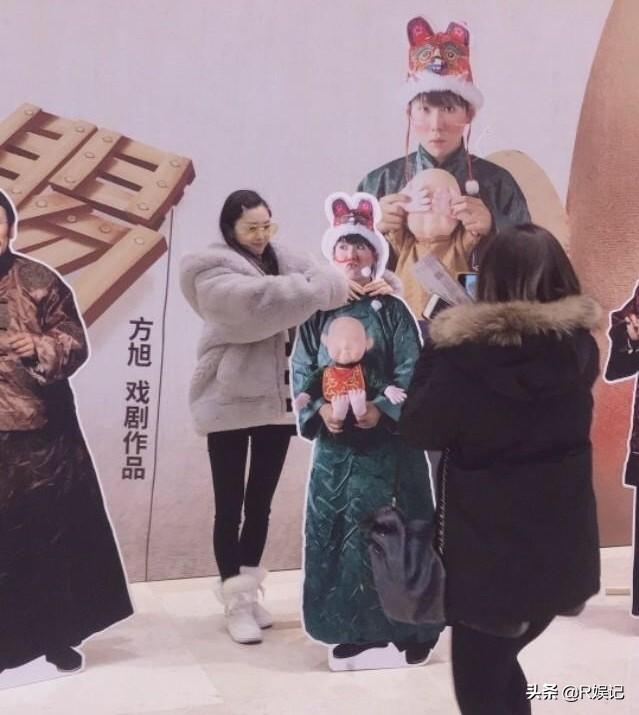 郭麒麟话剧《牛天赐》在京首演,姐姐范若若捧场,为啥总惯着弟弟？
