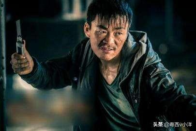 释小龙开豪车:近日演员王宝强女友素颜现身上热搜，你怎样评价王宝强的电影