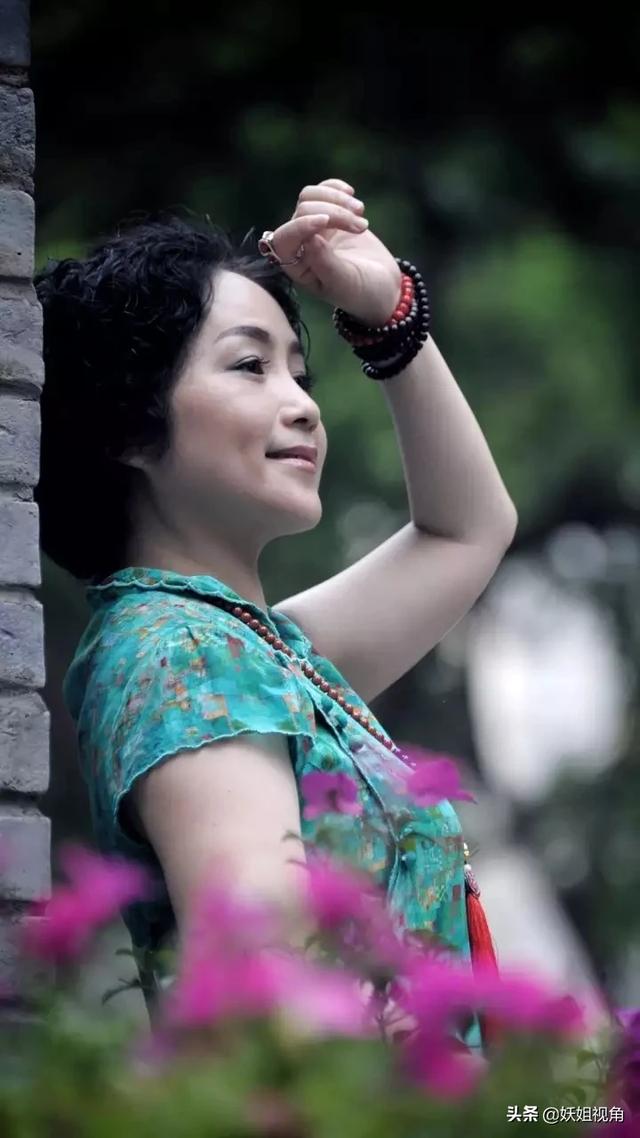 头条问答 你认为超过50岁依然美的女性 照片是什么样子 妖姐视角的回答 0赞