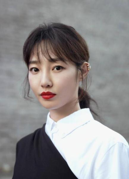 网曝胡海泉离婚:网曝歌手陈羽凡吸毒被抓，和他一起被抓的25岁何某某会是谁？