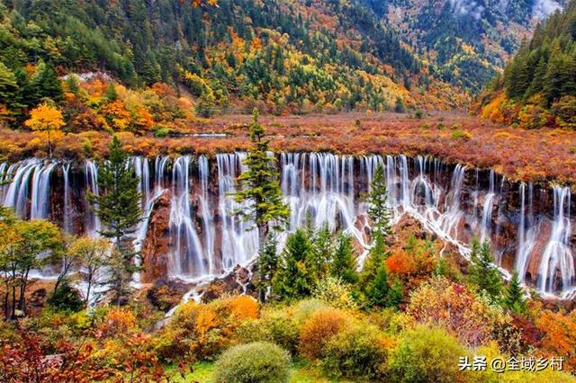 国内（不考虑人文景观）只论风景,还有哪些地方比九寨沟和张家界美？或者差不多在一个水平但各有千秋的？