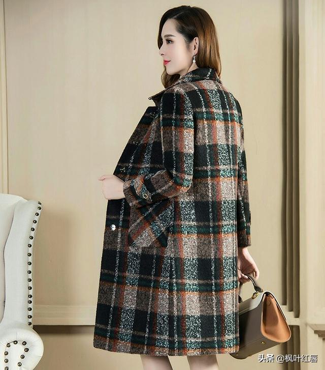 怎么选衣服:婚纱照怎么选衣服 今年过年流行哪些衣服？该如何挑选衣服进行搭配？