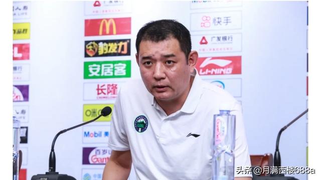 山东牛头梗论坛俱乐部:山东男篮教练新组合，重用丁彦雨航，提拔新人，为何不受待见？