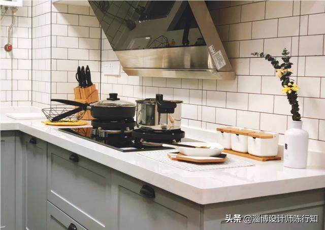 大理石台面图片-厨房灶台石材，不锈钢和石英石对比哪个好？