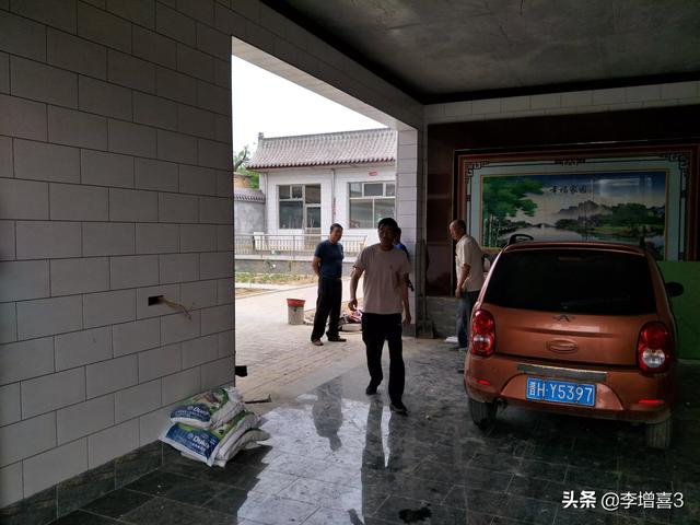 农村砖墙狗窝图片:为什么现在的有些农村家庭常年在外还非要盖房子？