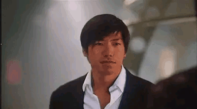 《古惑仔·战无不胜》中雷耀扬有机会开枪，为什么不射杀蒋天养或者陈浩南？