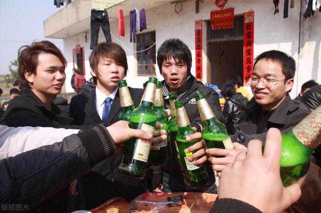 喝醉酒最<a href=https://maguai.com/list/39-0-0.html target=_blank class=infotextkey>搞笑</a>的事情是什么