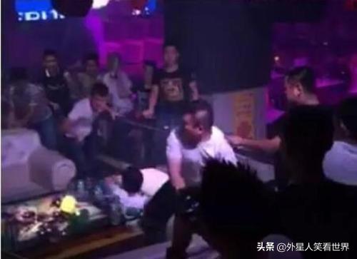 黑正妹:为什么大部分男的都爱看美腿