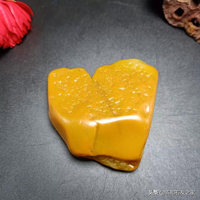 普通石头里面有玉吗,玉石跟普通的石头有什么区别吗？