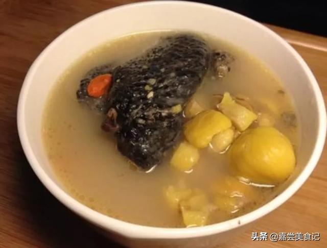 乌鸡补肾汤的做法，炖乌鸡汤要不要焯水？怎么做好吃？