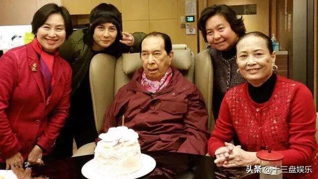 奚梦瑶生子:同为生子有功，奚梦瑶获7亿奖励，为何郭晶晶生3胎却分文未得？