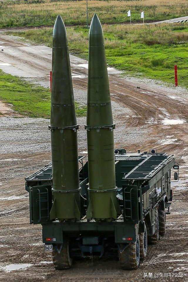 俄罗斯短程弹道导弹图片