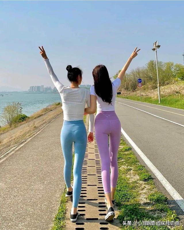 潘晓婷紧身:九球天后潘晓婷后裤袋究竟是何物品？
