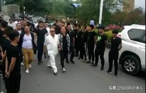 潘玮柏灵异事件陶晶莹:为啥来女士案件貌似普通的出走，一开始就上热榜?网络过度消费？