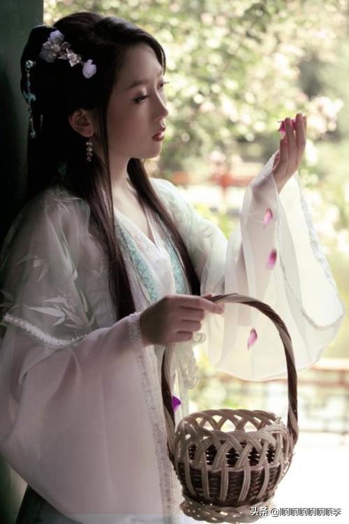 白鹿原的演员:白鹿原冷秋水谁演的，演员曹馨月详细资料及作品介绍？