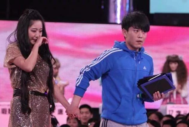 非诚女嘉宾杀夫:相亲对象年薪只有10万出头，没车没房，要不要继续聊下去