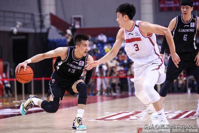 赵睿穿着美国队服回京，那他的国家队服扔哪里去了呢？