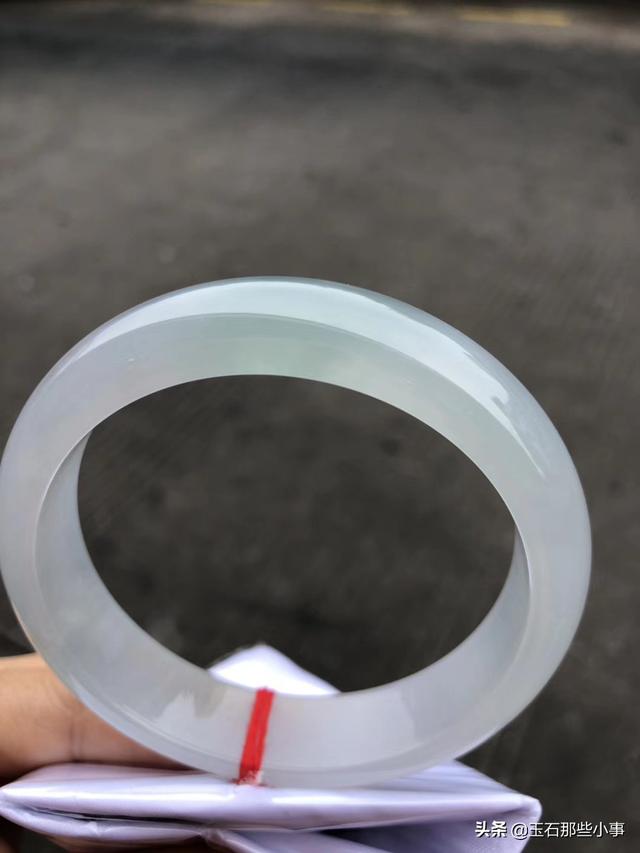 翡翠怎么养水头快一点,翡翠到底有几分水？如何理解翡翠水头？