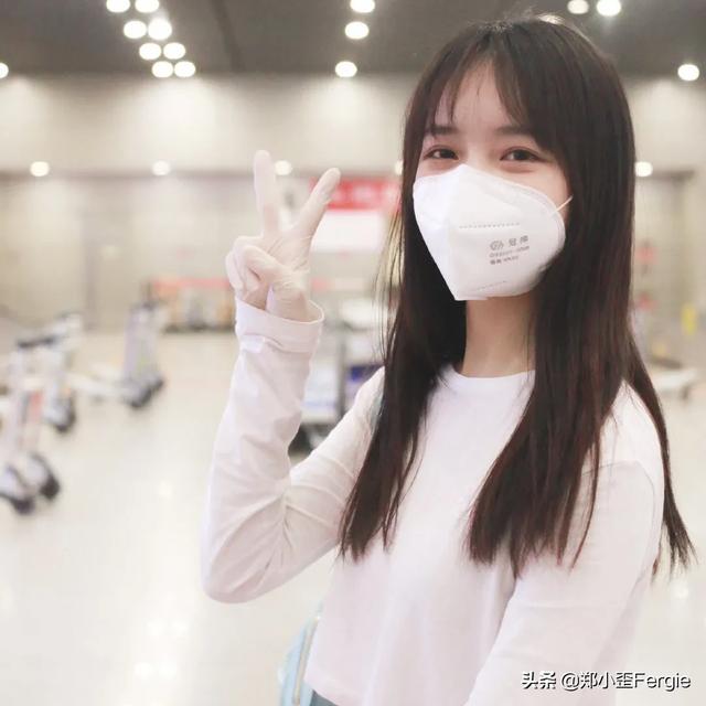 秦牛正威和吴亦凡:网传《青春有你2》秦牛正威被淘汰，如果是真的，你觉得可惜吗？