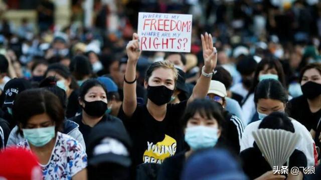 几内亚政府为何引发政变，为什么泰国前总理他信英拉兄妹走了，还在举行抗议政府的示威游行