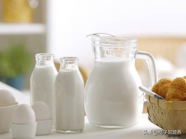 哺乳期喝大量的白开水会发胖吗，月子期奶水少怎么办坐月子喝什么奶水充足还不长胖
