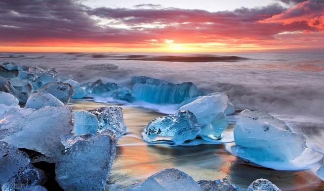 雨淋坟出贵人指儿子还是女儿,在农村，有句俗话“雨过三秋”是什么意思？