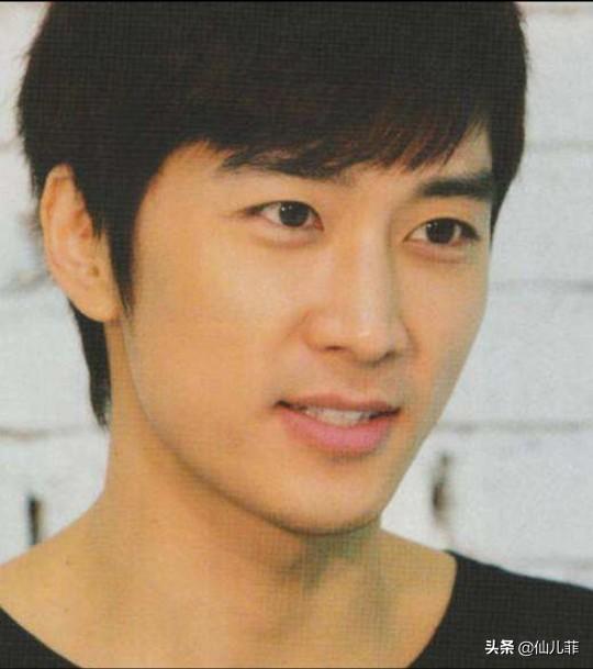 被誉为"韩国黎明"的宋承宪与中国的黎明相比,你觉得哪个长得更帅气?