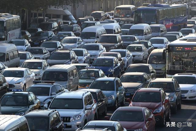 头条问答 为什么汽车可选择的车漆颜色很少 汽车界的搬砖工的回答 0赞