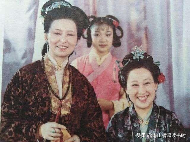 薛家强:薛姨妈住姐姐王夫人家那么久，同在京城的嫂子怎么不来看顾？