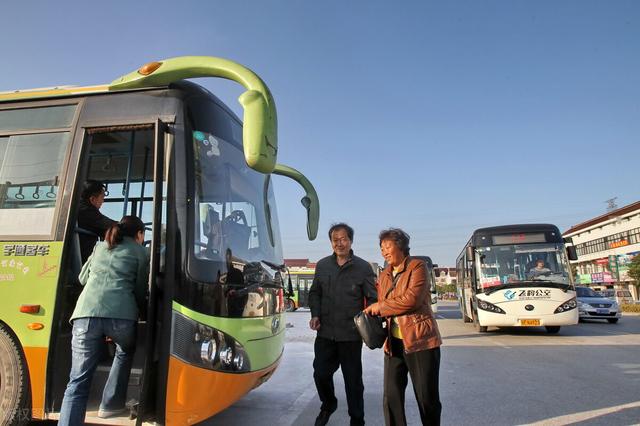 中车时代电动汽车，农村曾经爆满的客运车，为啥现在都没什么人坐了？