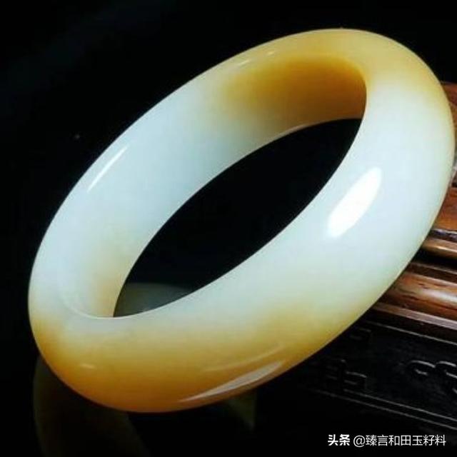 俄罗斯玉与和田玉区别,俄罗斯玉是和田玉吗？有没有收藏价值？