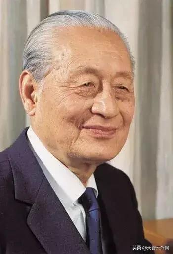 我国著名的书法家:从古至今，谁的书法水平排名第一？