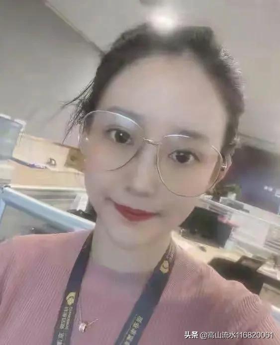 章泽天赴剑桥读书:刘强东向人大捐款3亿，富豪为何爱给大学捐款？