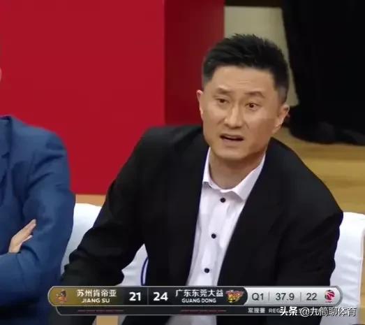 顾晓繁:曾繁日隔扣吴冠希，杜锋口中的软蛋怎么变得如此强硬？