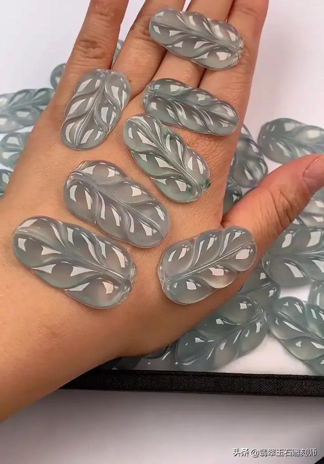 翡翠种水等级划分图解,怎么看翡翠手镯种老和种嫩？