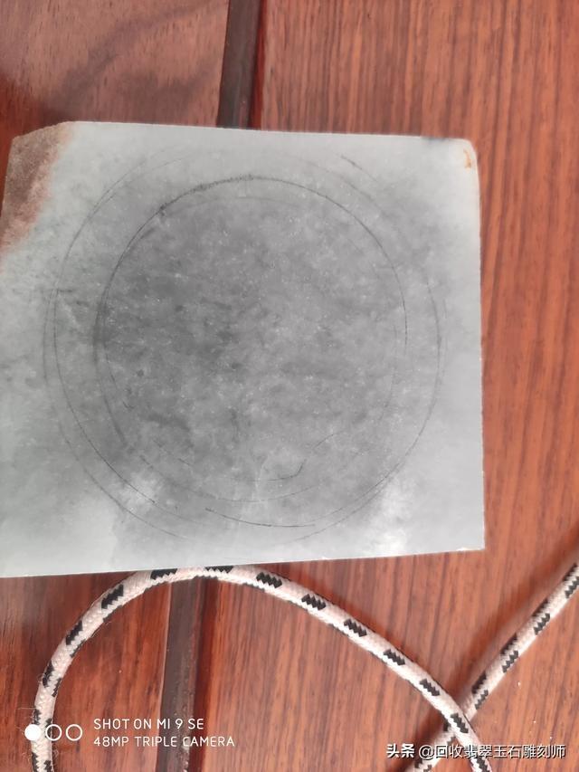 翡翠种水图片,这是什么种水的翡翠片料？