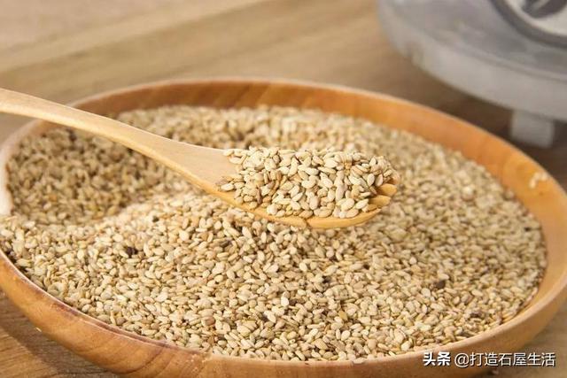 芝麻比较适合在什么样的土壤里种植？该如何种？