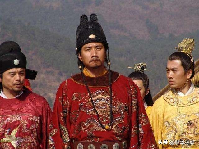 清朝军机处:内阁和军机处的职能是什么，对加强皇权有什么影响？