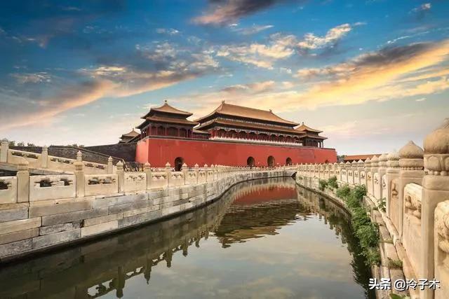 北京旅游适合自由行还是跟团游呢？